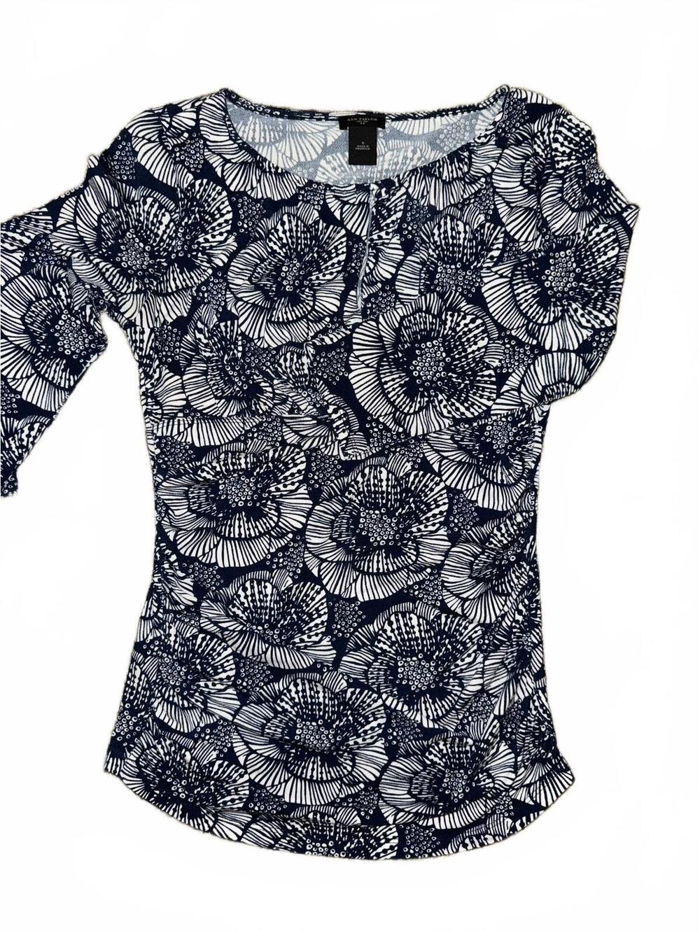 Women's Ann Taylor Blue and White Floral Long Sleeve Blouse Size Small
